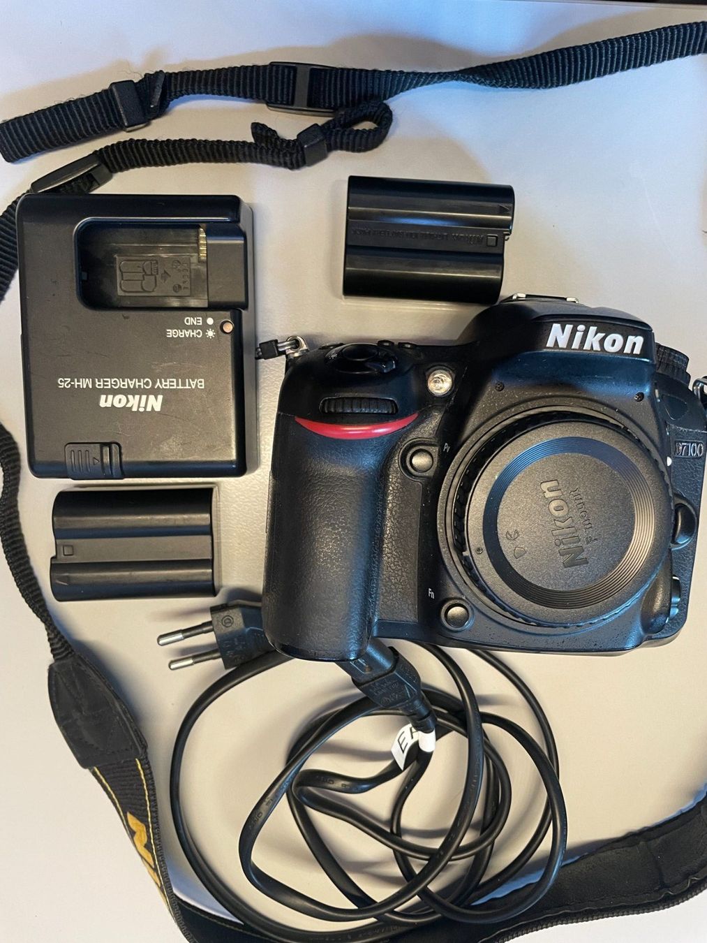 Nikon Fotocamera: Nikon D7100 – Usato da Weissenburg venduto da usem_Oberland 2