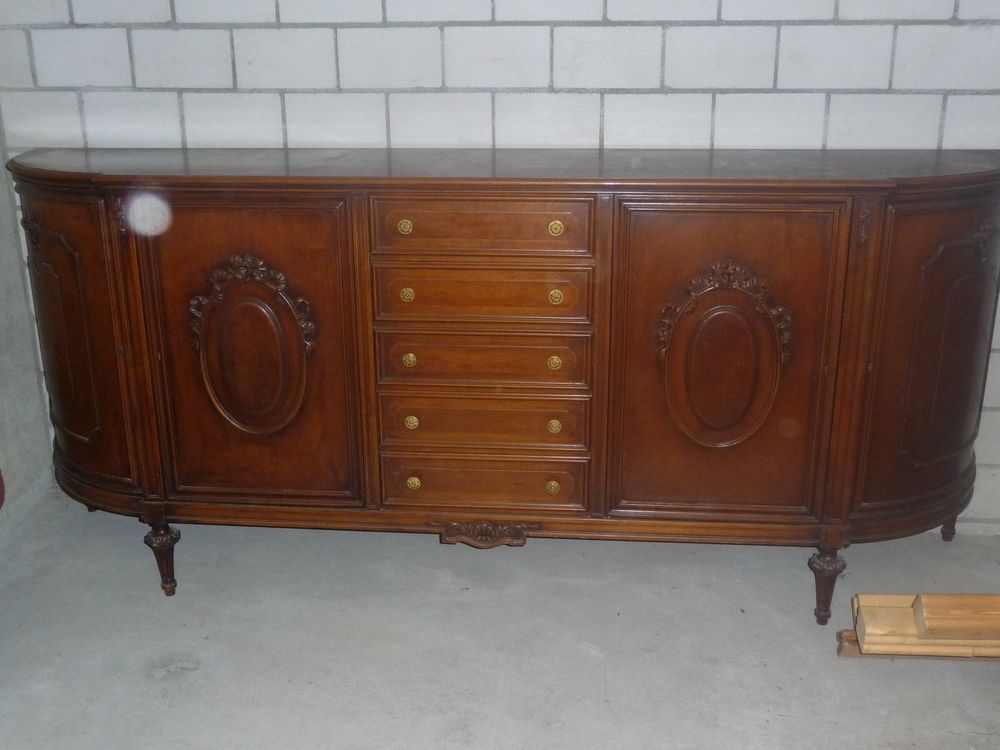 Commodes: 1 Sideboard aus Nussbaum-Holz – D'occasion à Nussbaumen AG par erfolg25