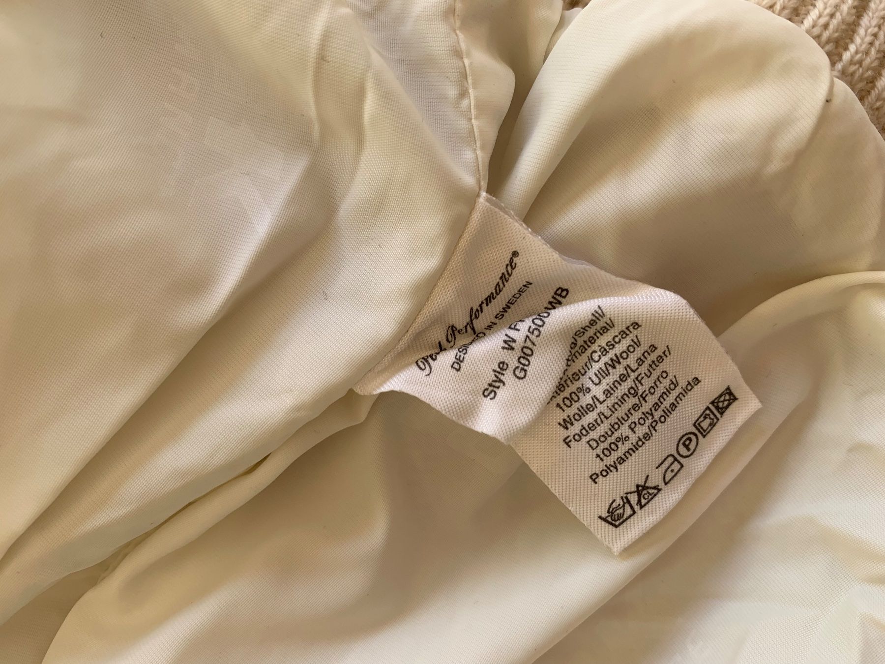 Peak Performance Jacken: Peak Performance Strickjacke, Top Zustand, Grösse M – Gebraucht aus Meiringen von tonicandgin 4