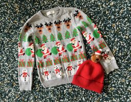 🎄Weihnachtspullover- und Mützenset H&M 122/128 (bis140 cm)