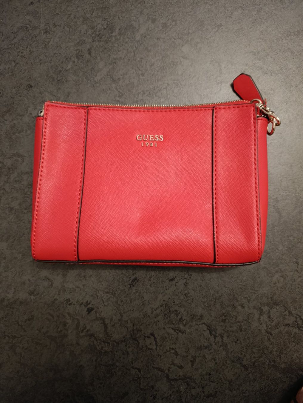 Guess Borse da donna: Guess Tasche – Usato da Frauenfeld venduto da vesna97 1