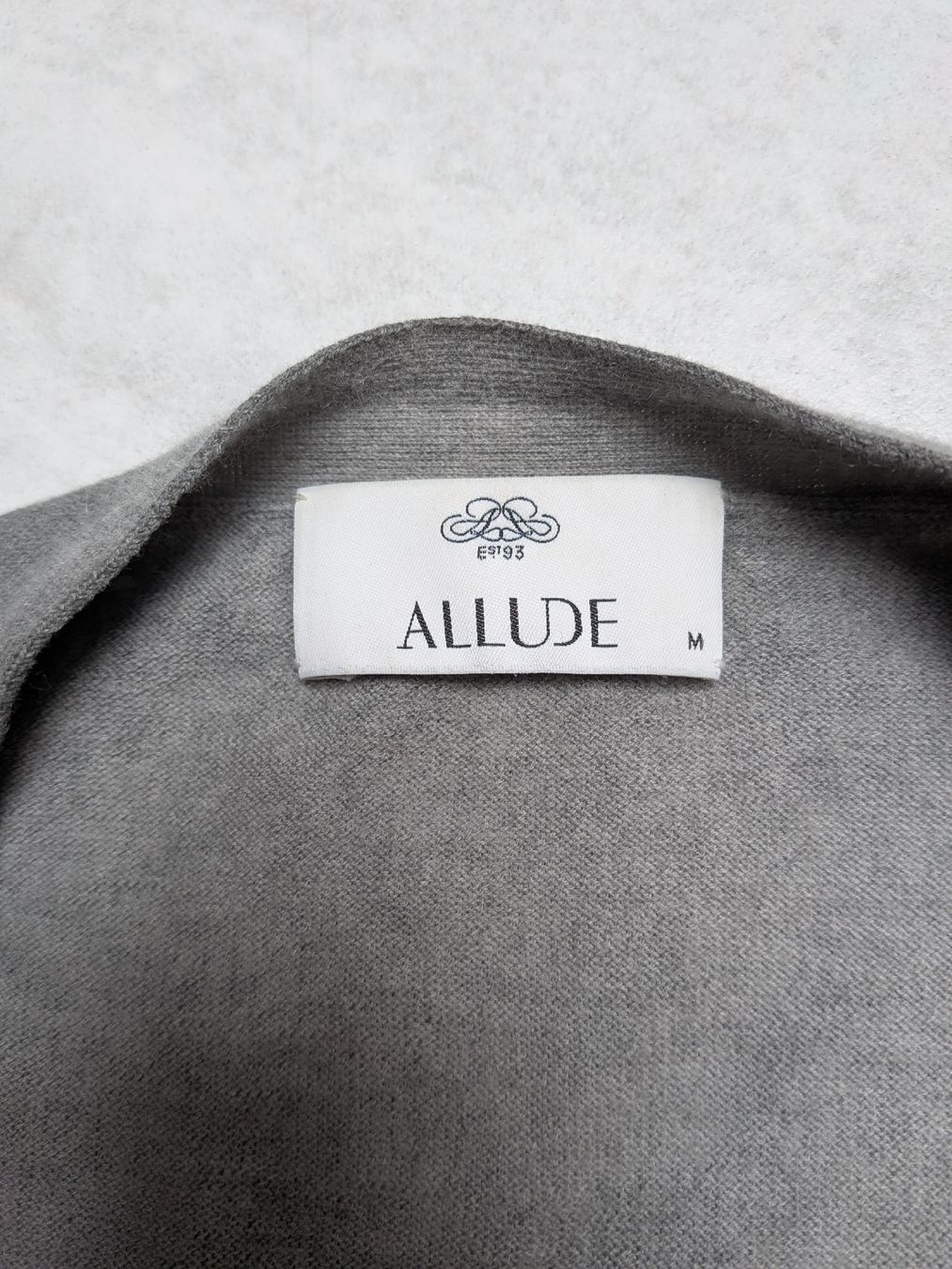 Allude Giacche: Allude Cardigan – Usato da Küssnacht am Rigi venduto da schweizerrose