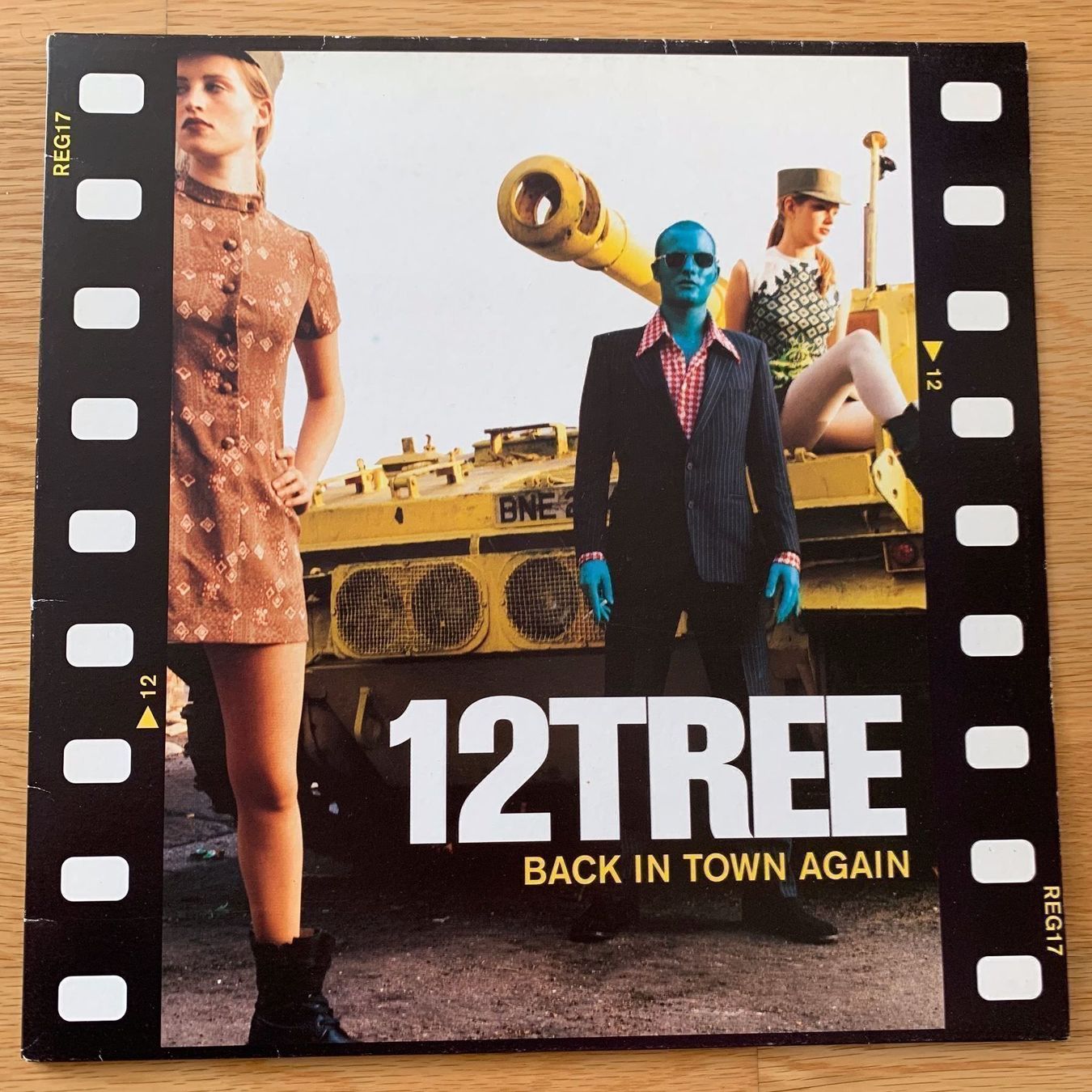 Vinyles: 12TREE / BACK IN TOWN AGAIN (1998) – D'occasion à Sarnen par m-basic