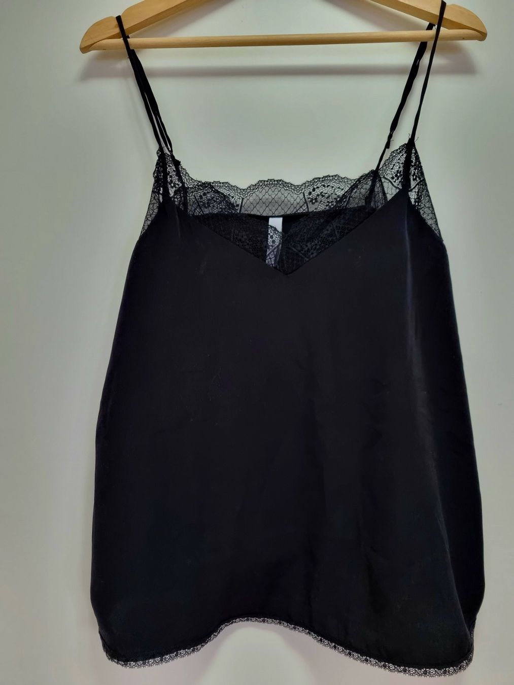 H&M Top: Top Shirt H&M schwarz NEU – Nuovo (secondo la descrizione) da Beckenried venduto da lou_two
