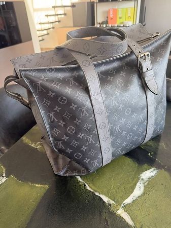Louis Vuitton Cabas Light Monogram Eclipse Black 