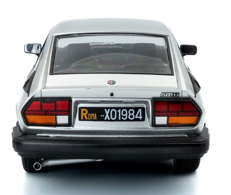 Alfa Romeo Modellini d'auto: Alfa Romeo GTV6 Solido 1:18 – Nuovo e nell'imballaggio originale da Luzern venduto da aa43modelcars-Luzern 4