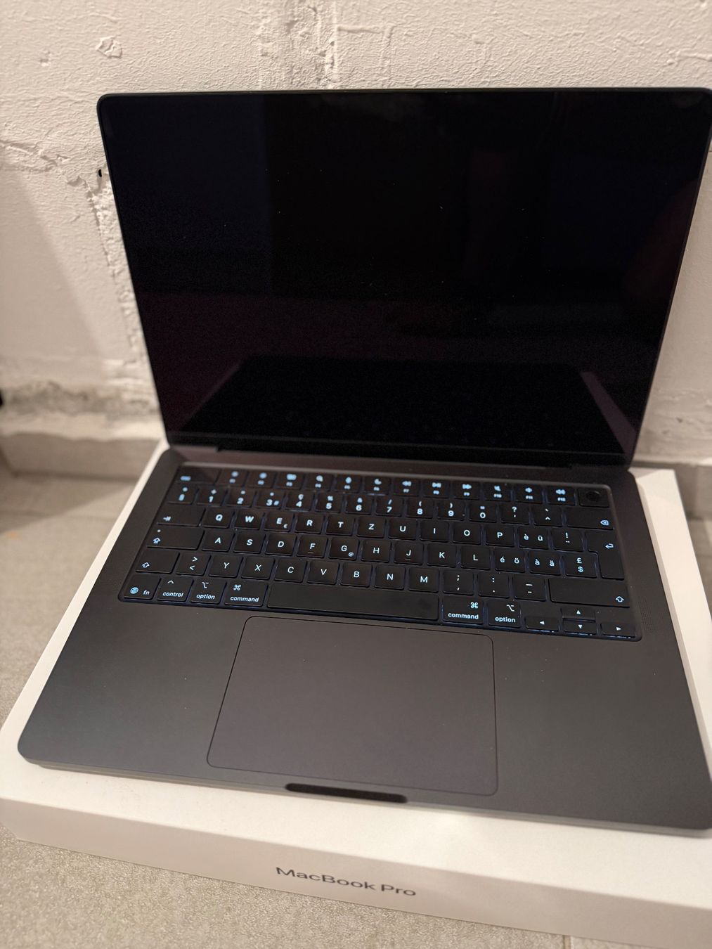 Apple Notebook: MacBook Pro, M5, 24GB, 1TB Nvme – Nuovo (secondo la descrizione) da Buchs SG venduto da ArtMouse 2