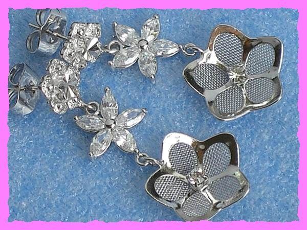 Orecchini pendenti & Orecchini a lobo: Blumen Ohrhänger mit Zirkonia – Nuovo e nell'imballaggio originale da Oberglatt ZH venduto da Diamond-Girl 5