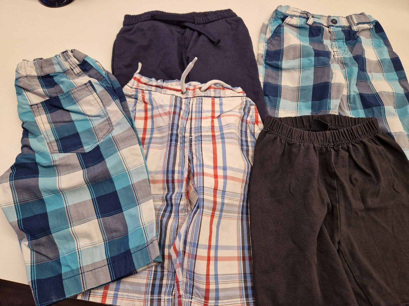 Hosen: 5 Shorts - kurze Hosen – Gebraucht aus Degersheim von Ideli7 1