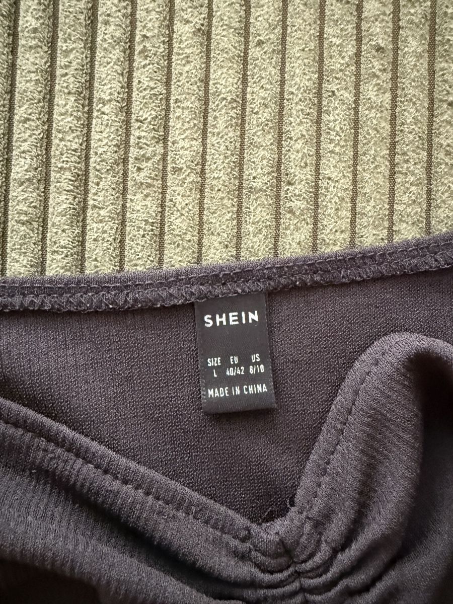 Shein T-shirts: t-shirt (L) – D'occasion à Freidorf TG par driftingforthrifting 1