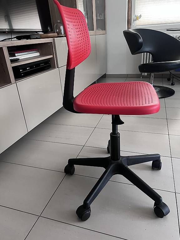 Sedie: Chaise de bureau enfant – Usato da Lausanne venduto da monaliza1998 1