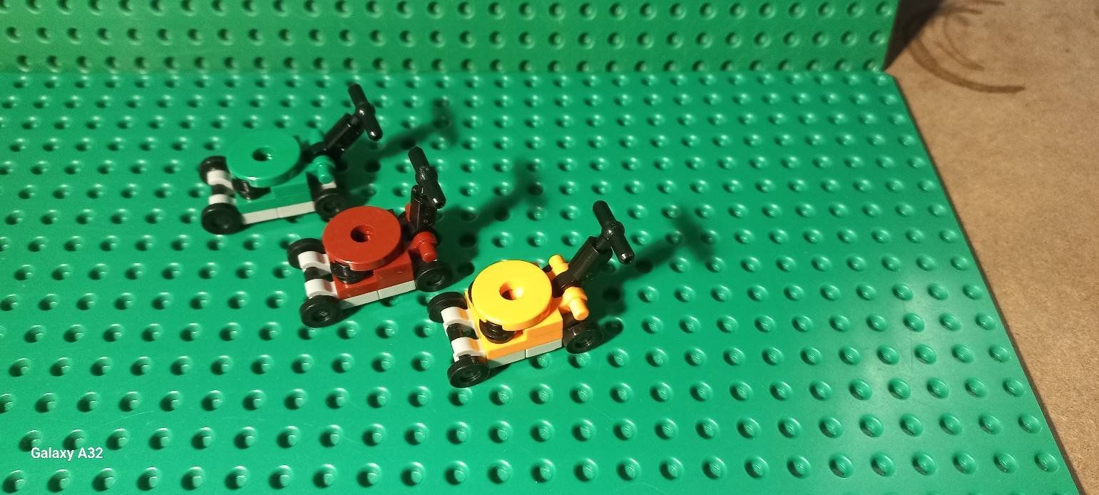 Lego Giocattoli: Lot de 3 tondeuses à gazon Lego – Usato da La tour de treme venduto da Legocreation82 1