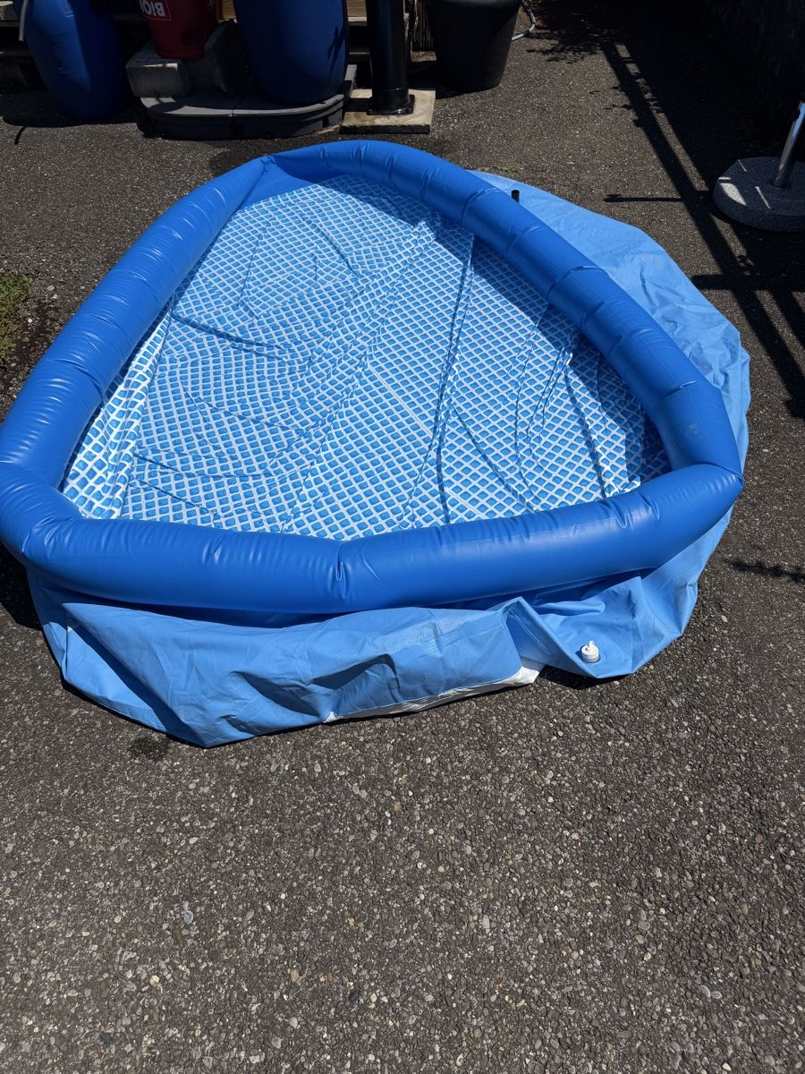 Intex Piscines: Intex Easy Pool Set Durchmesser 244 cm – D'occasion à Regensdorf par Basc 2