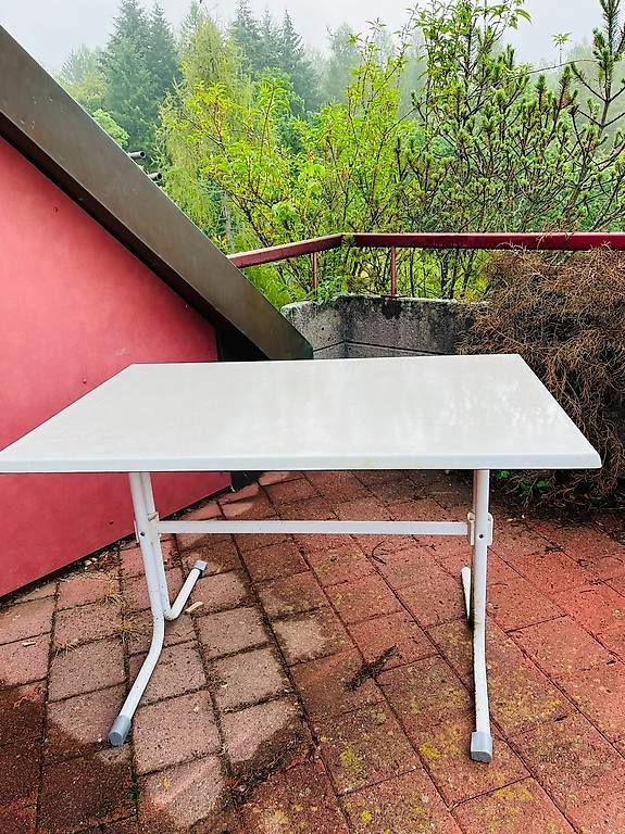 Tavoli: Gartentisch / Balkontisch  GRATIS – Usato da Uetikon am see venduto da InfiCa