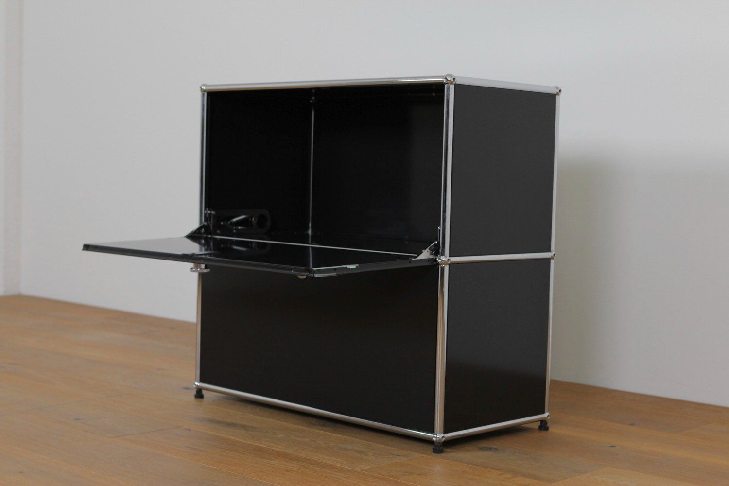 USM Scaffali: USM Haller Regal Graphitschwarz – Nuovo (secondo la descrizione) da Affoltern am Albis venduto da StudioStandard 2