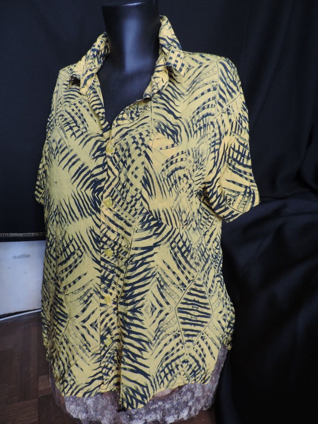 Blusen: blouse jaune tropicale Luna May – Gebraucht aus Genève von Axelle333 2