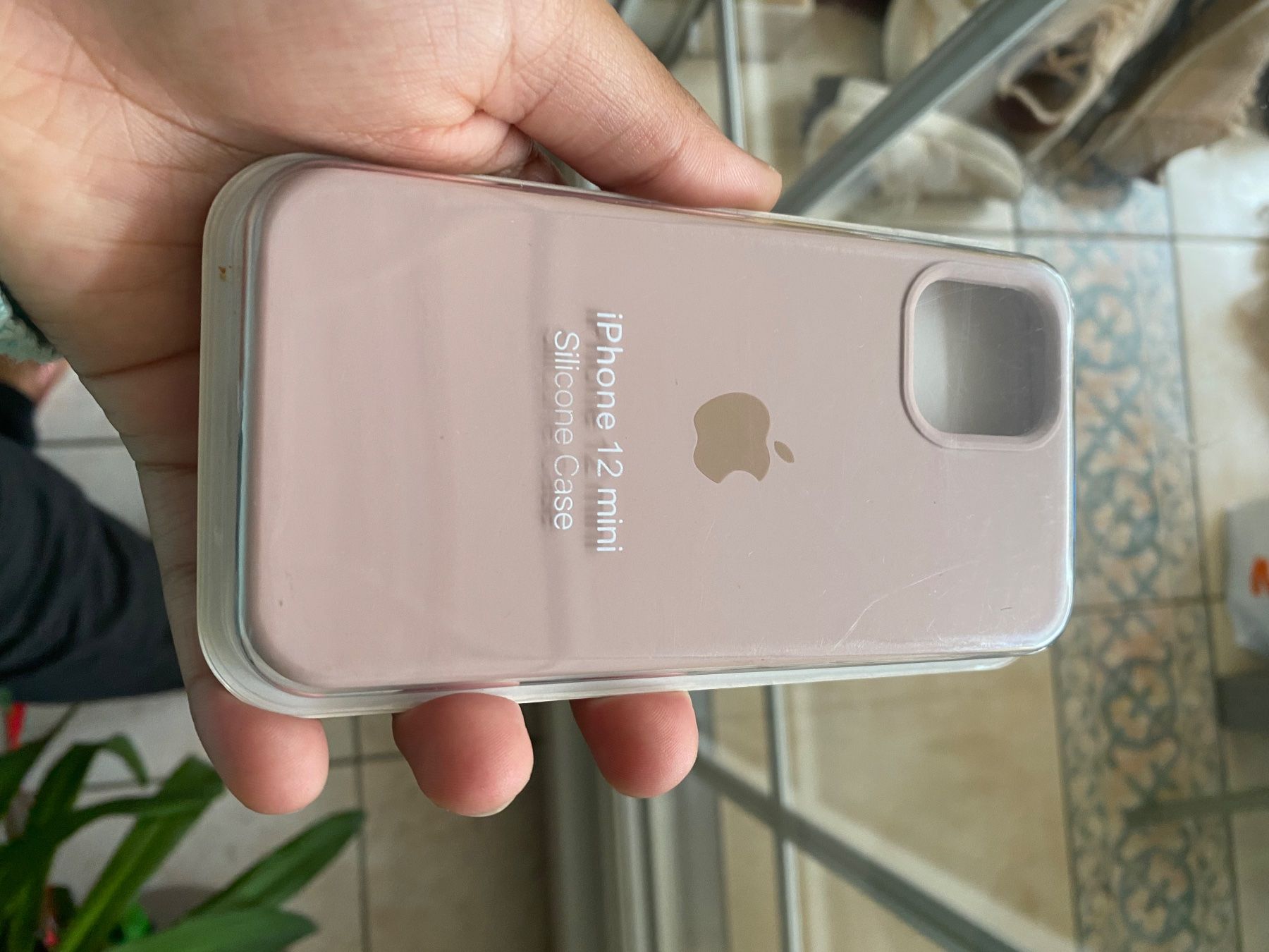 Cover & Protezioni schermo: Coque iPhone 12 mini rose neuve jamais utilisée – Nuovo e nell'imballaggio originale da Denges venduto da val_j8w7 1