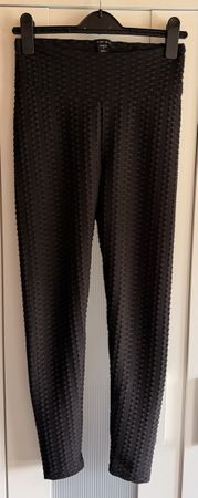 Schwarze Leggings mit Wabenmuster, Grösse S, Top!