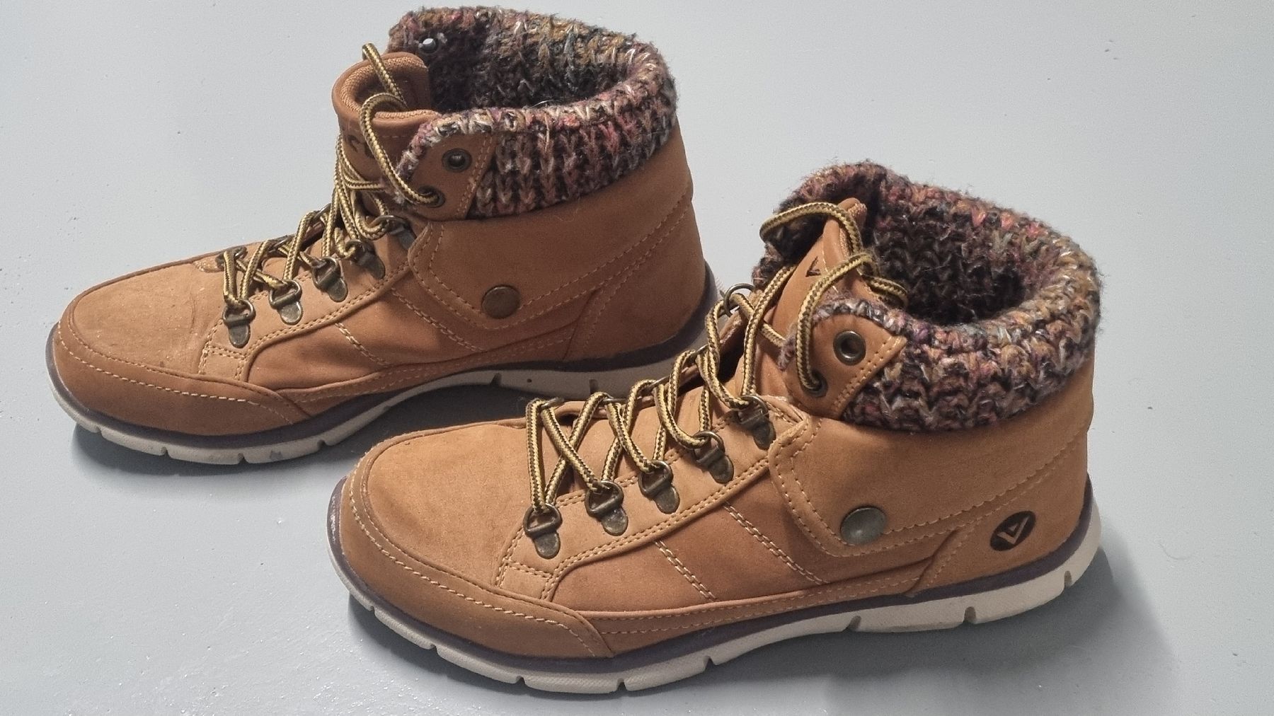 Scarpe da donna: Warme Boots von Venice, Grösse 39 – Usato da Effretikon venduto da lenalisa63 1