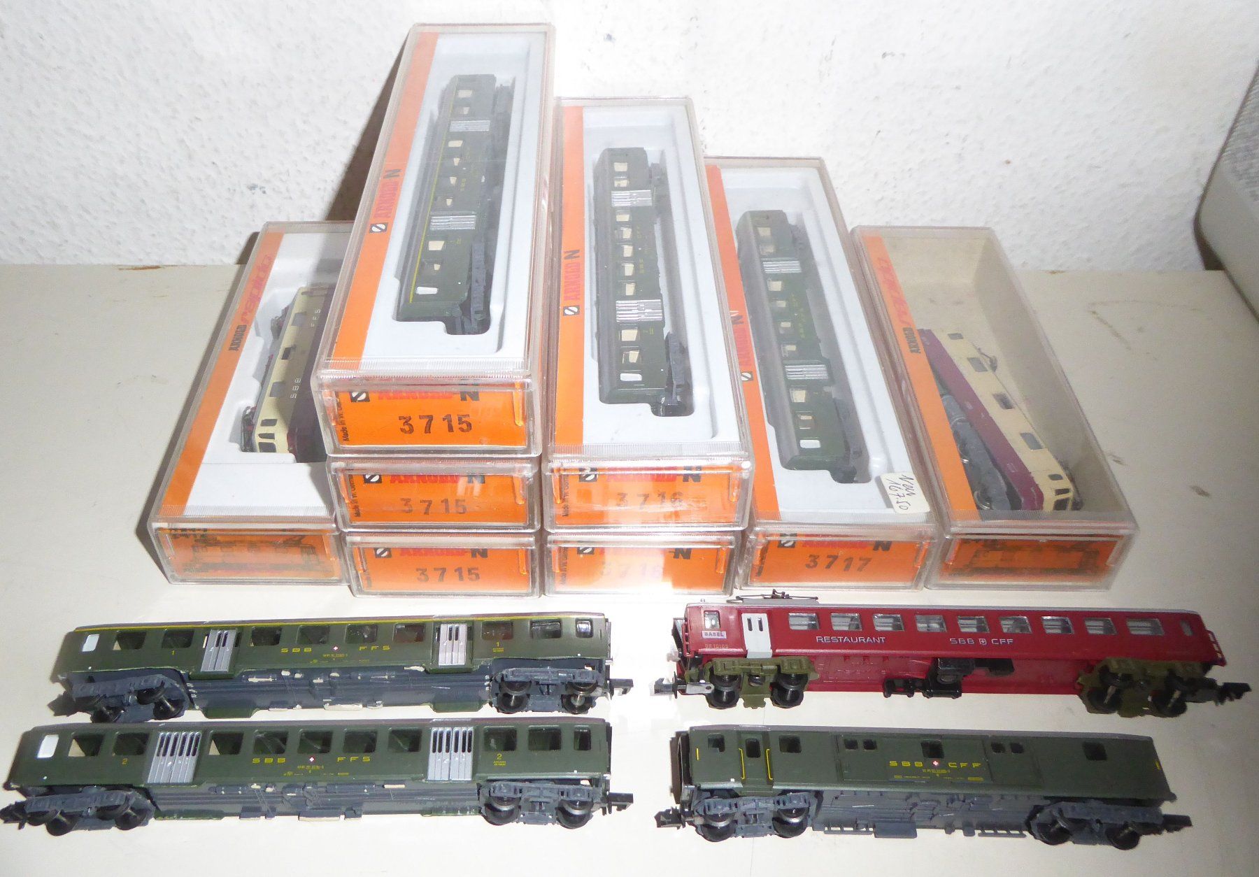 Arnold Modellini di ferrovie: Arnold Spur N SBB Zug Set 12-teilig – Usato da Uetikon am See venduto da auktio 2