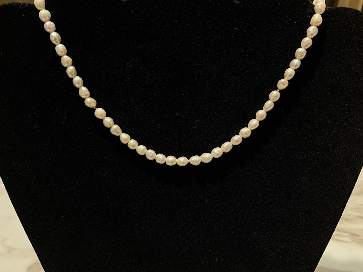 Catenine: Feine Perlenkette mit 18k Verschluss – Usato da Schaffhausen venduto da glamour-shop