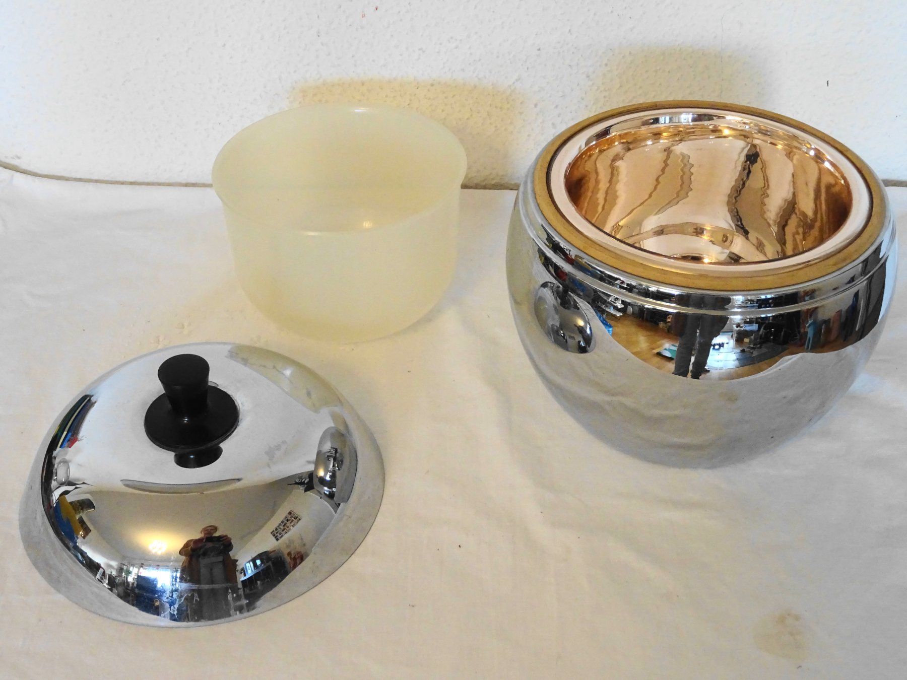 Elettrodomestici da cucina: THEOS CH Chrom Eiswürfelbehälter, Eiskühler im Apfeldesign – Usato da Zürich venduto da Connie8 1