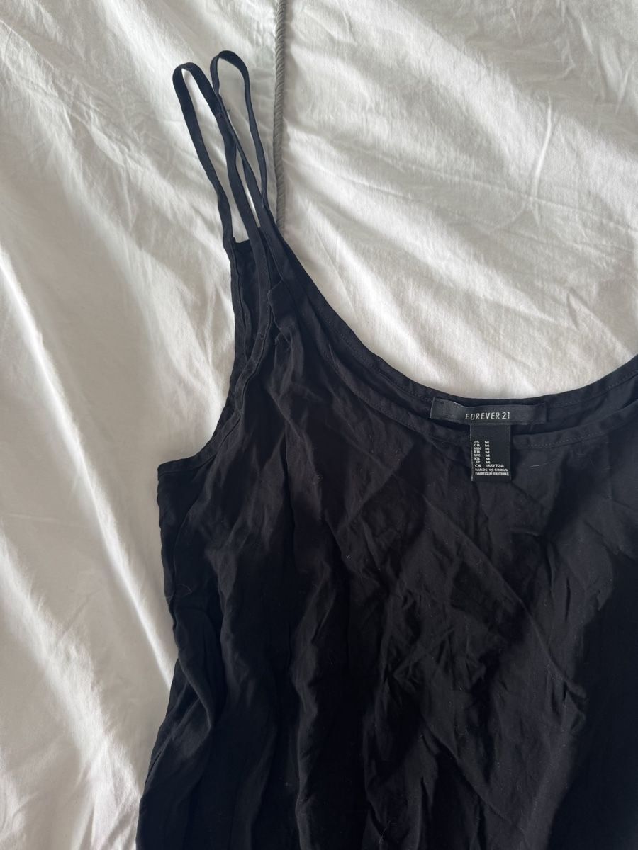 Tute: Combishort noir Forever 21 taille M bon état – Usato da Genève venduto da lejardindesvetements 2