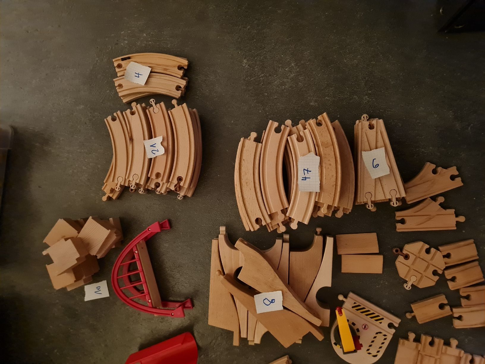 Brio Spielzeuge: Grosses Brio/Ikea Holz Zug/Eisenbahnset – Gebraucht aus Turgi von vivizz 3