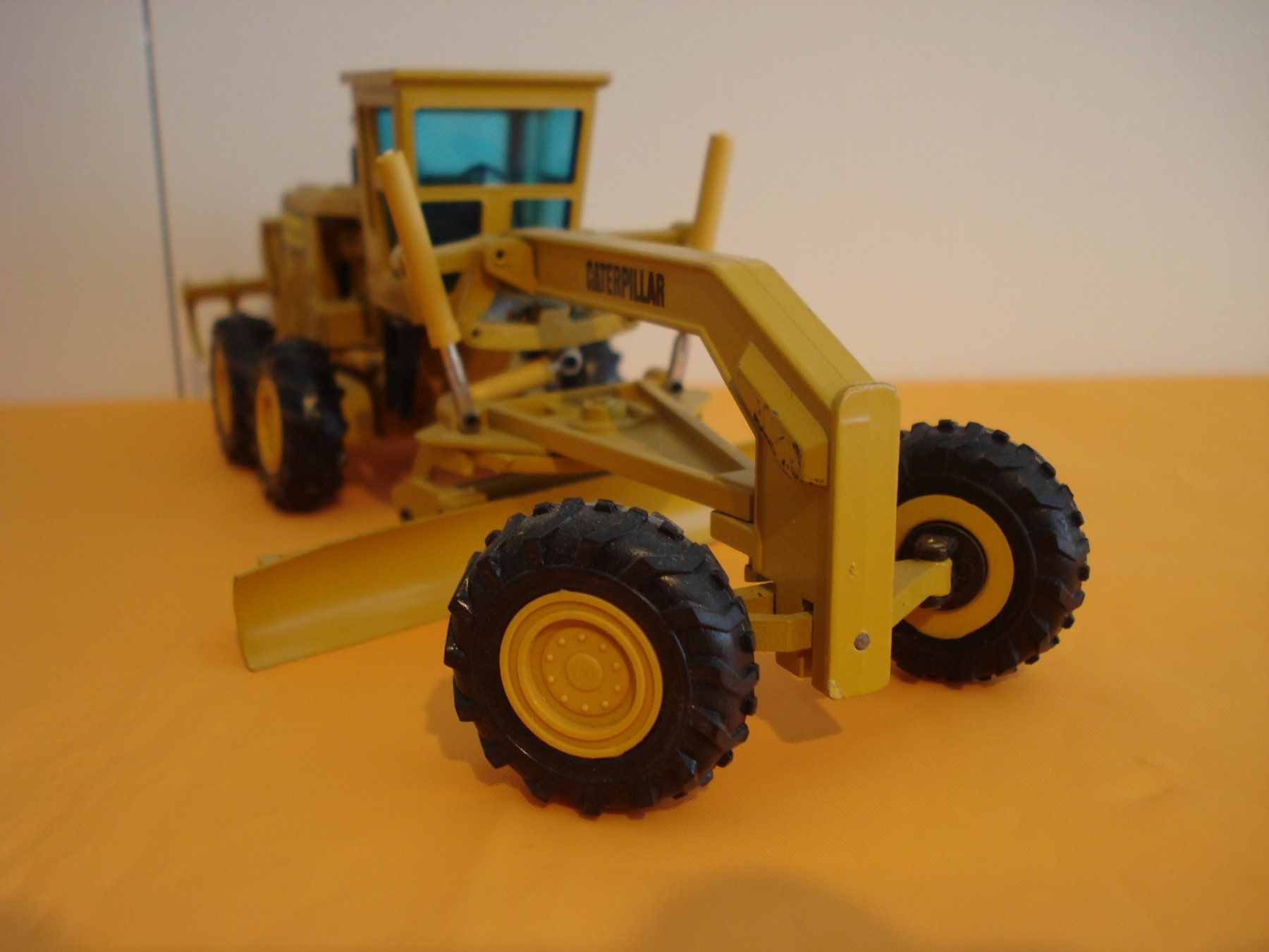 Caterpillar Kits de montage: CAT 16 G Grader – D'occasion à Mitlödi par worker04 1