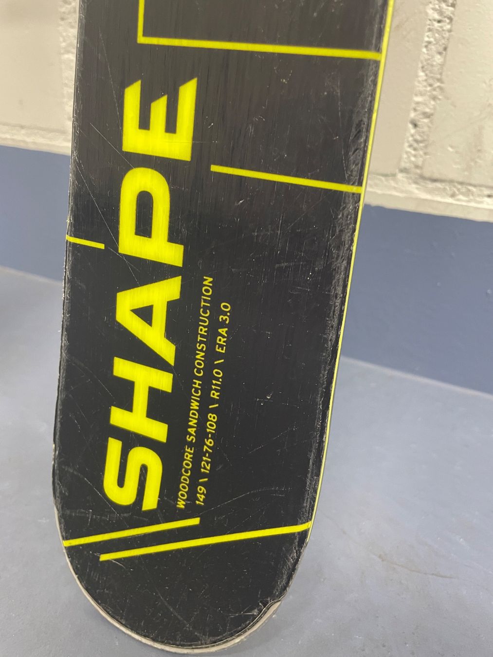 Sci: Ski Head Supershape, 149cm, mit Bindung – Usato da Zürich venduto da debi28 1