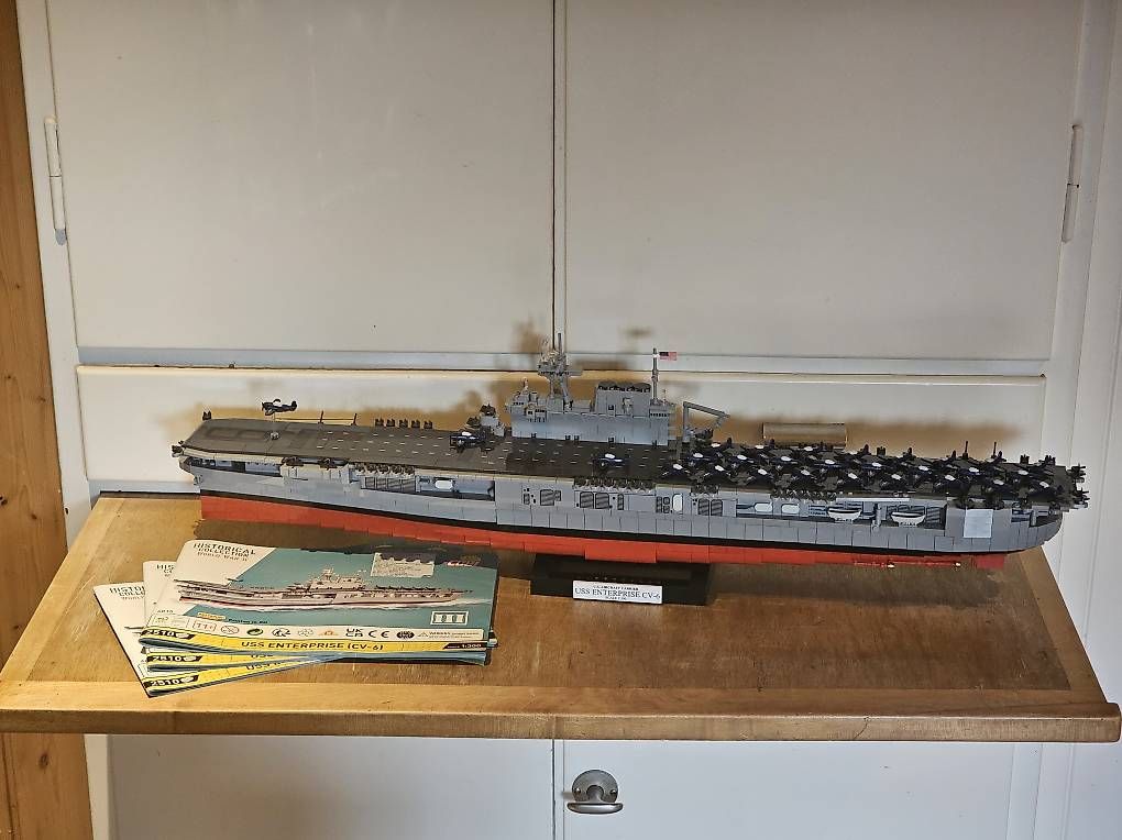 Cobi Spielzeuge: COBI USS Enterprise 4815 – Gebraucht aus Schattenhalb von DeepSilence