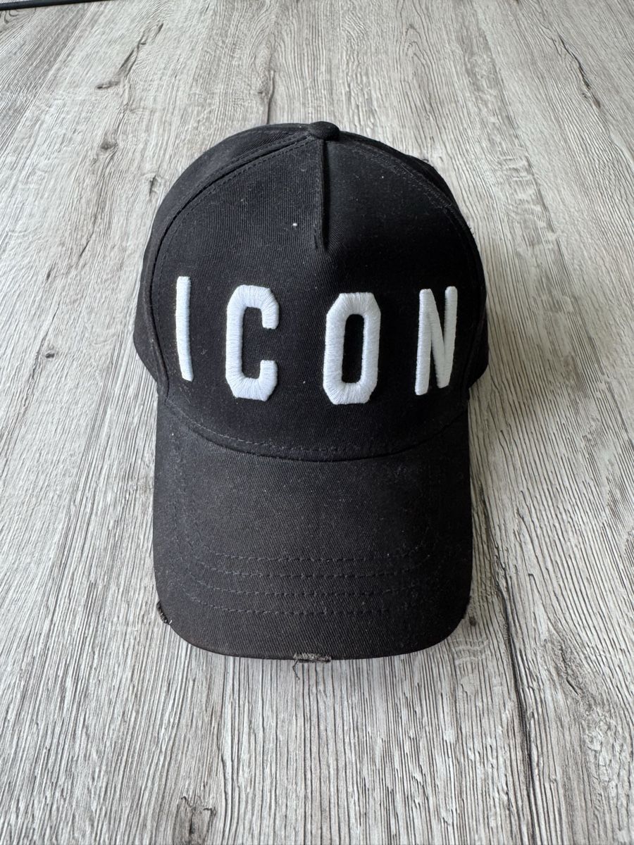Dsquared2 Altro in  Abbigliamento & Accessori: DSquared2 Icon Kappe – Usato da Villmergen venduto da van_xv9t