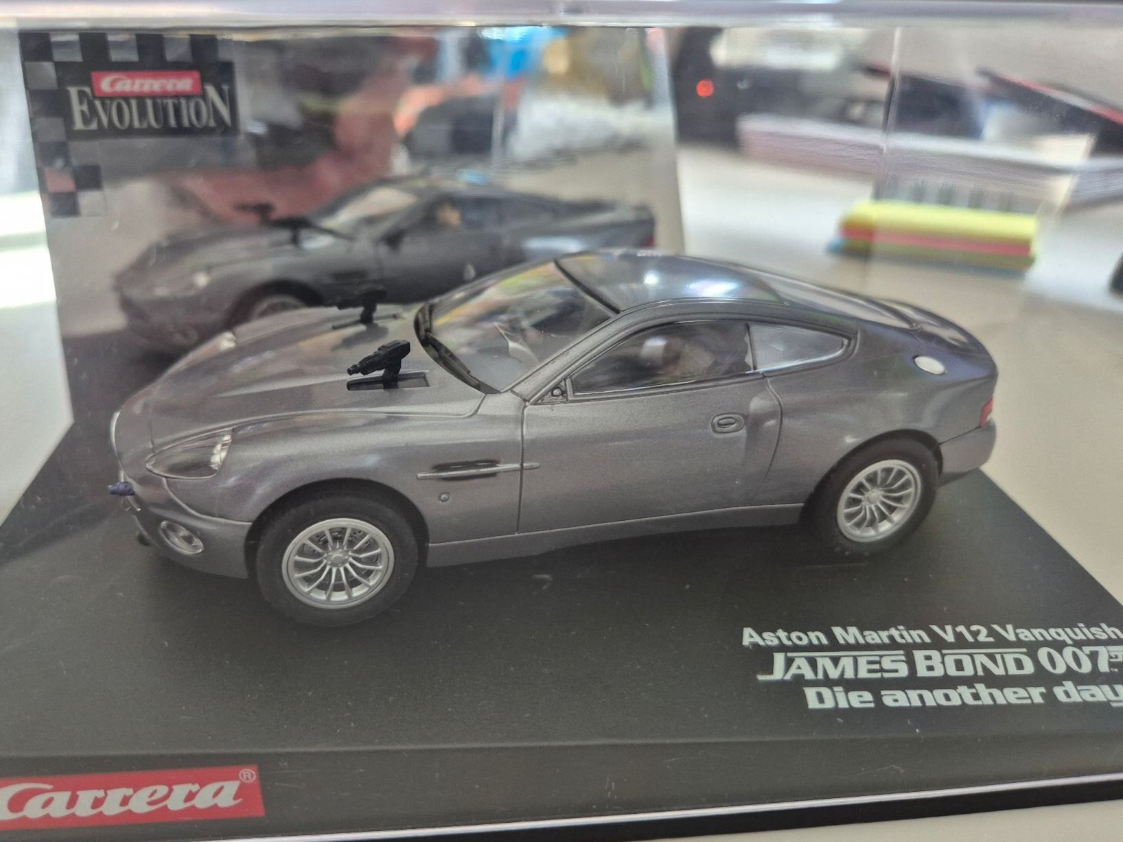 Carrera Piste: Carrera Evolution Aston Martin Vanquish James Bond 007 – Nuovo e nell'imballaggio originale da Ennetbürgen venduto da Perlen01 1