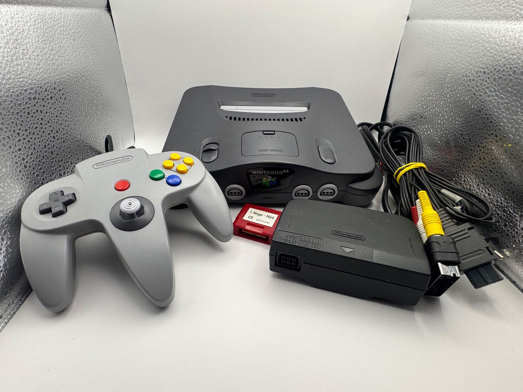 Nintendo Console: Nintendo 64 Konsole mit Controller – Usato da Bettlach venduto da awi_7jcb
