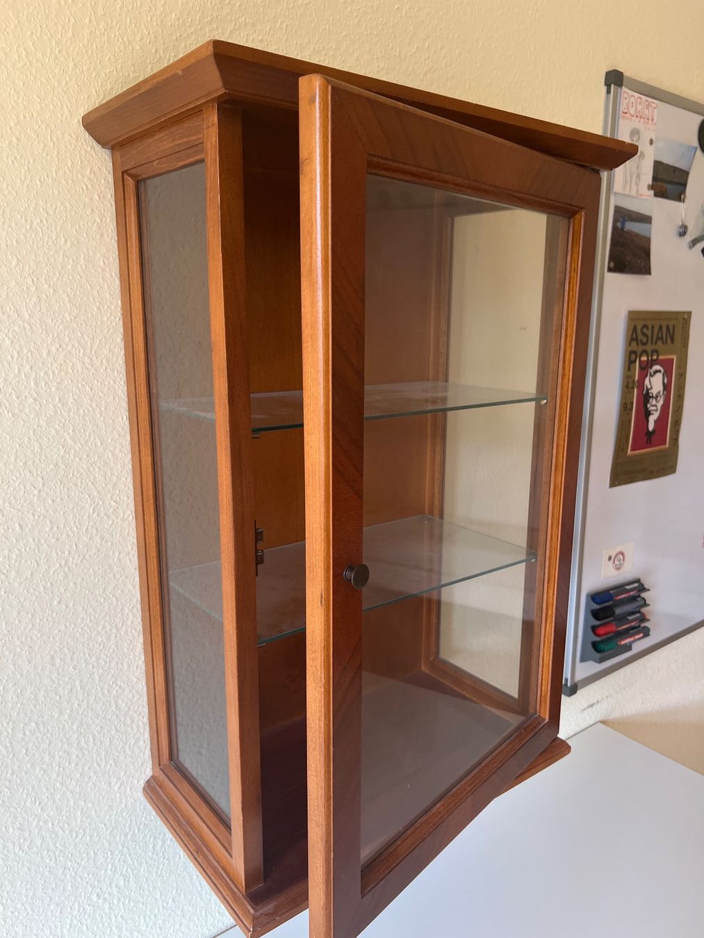 Vitrinen: Holz-/Glasvitrine – Gebraucht aus Basel von den_y5h8 5