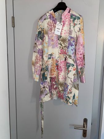 Kleid (Gr. M) - Zara (neu und ungetragen)