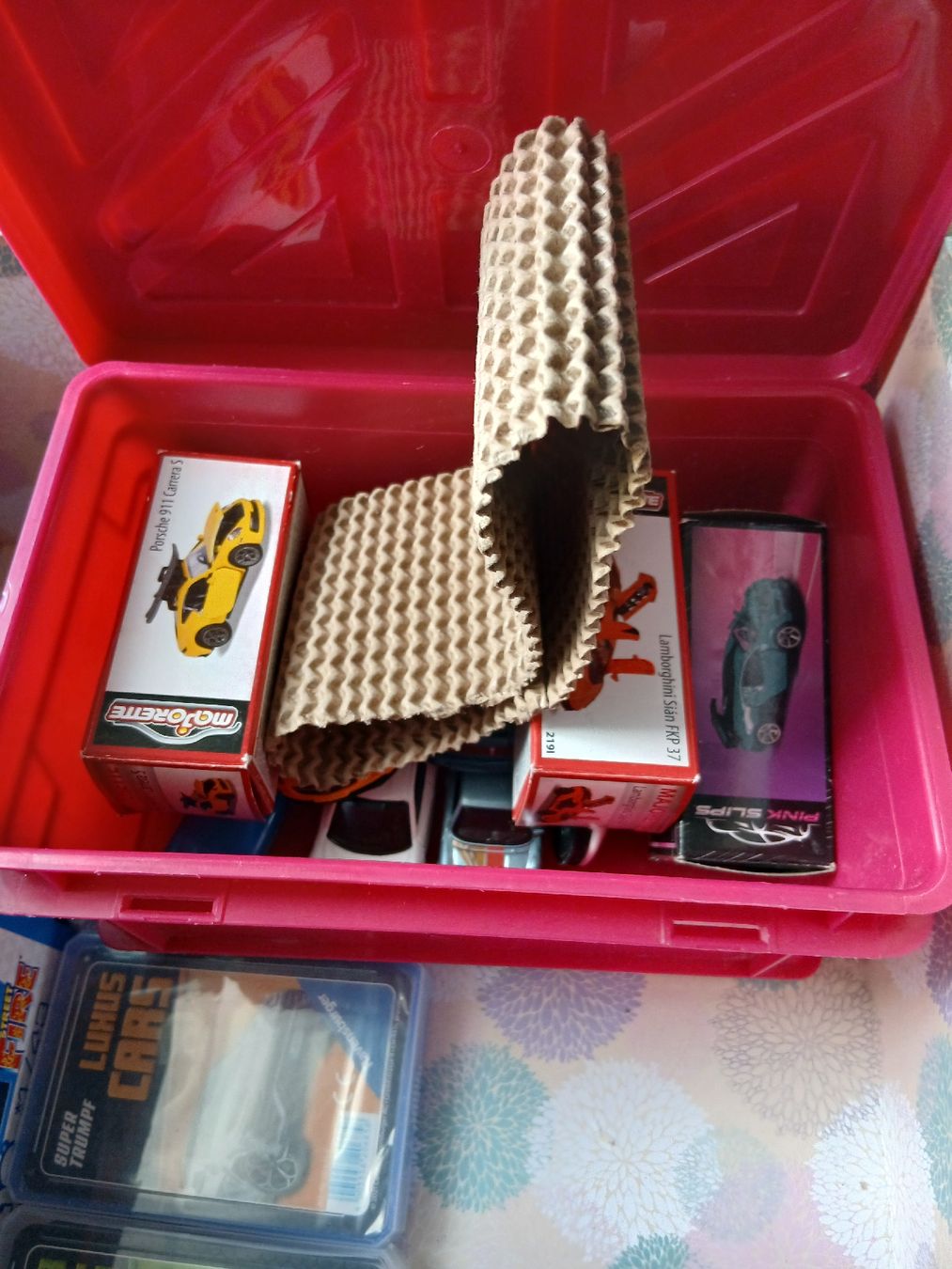 Modellautos: Eine box mit autos  – Gebraucht aus Balsthal von Marica75 2