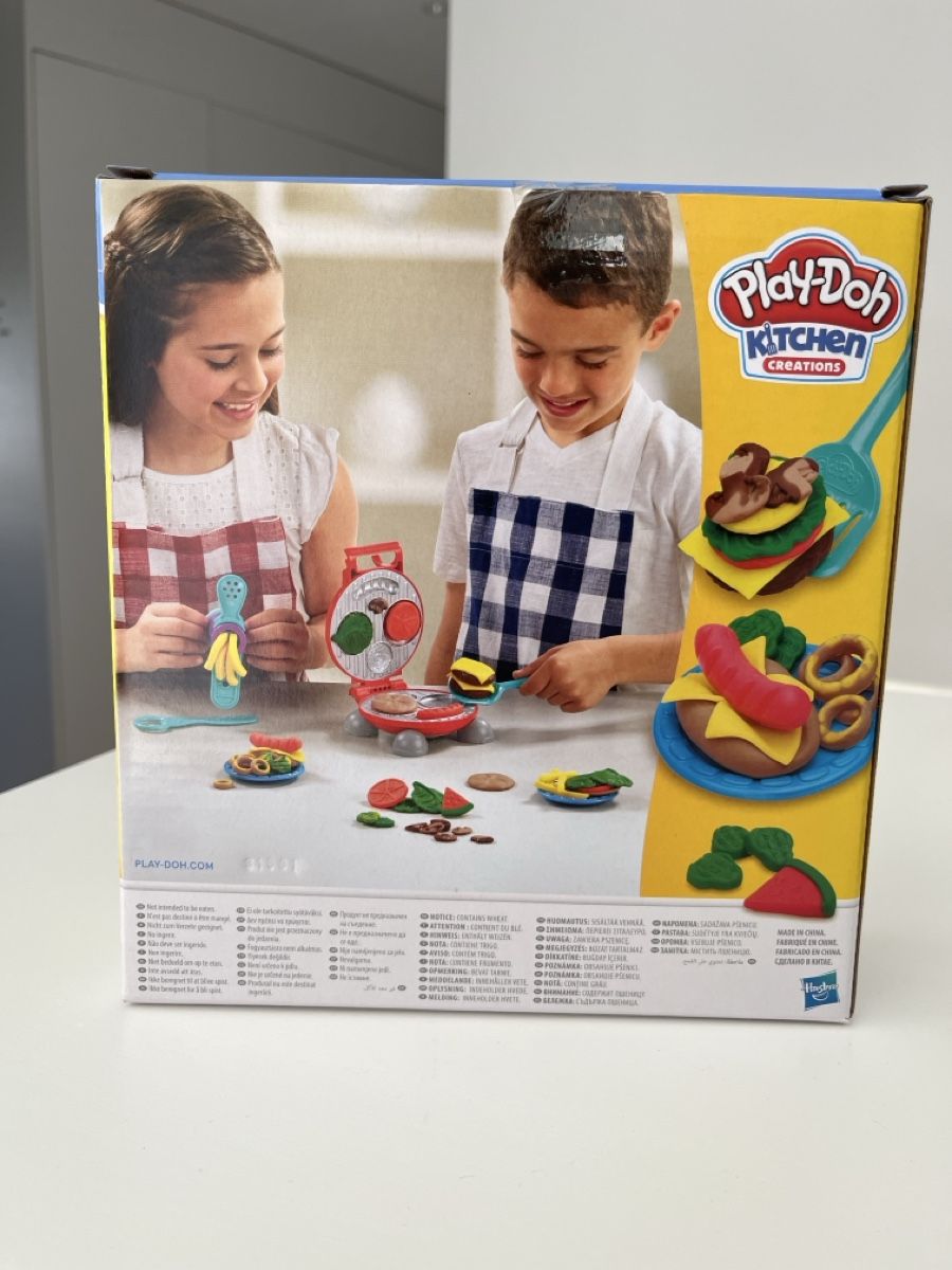 Play-Doh Giocattoli: Play-Doh Kitchen Creations Grill Set in box – Usato da Wettingen venduto da RoMaCio 1