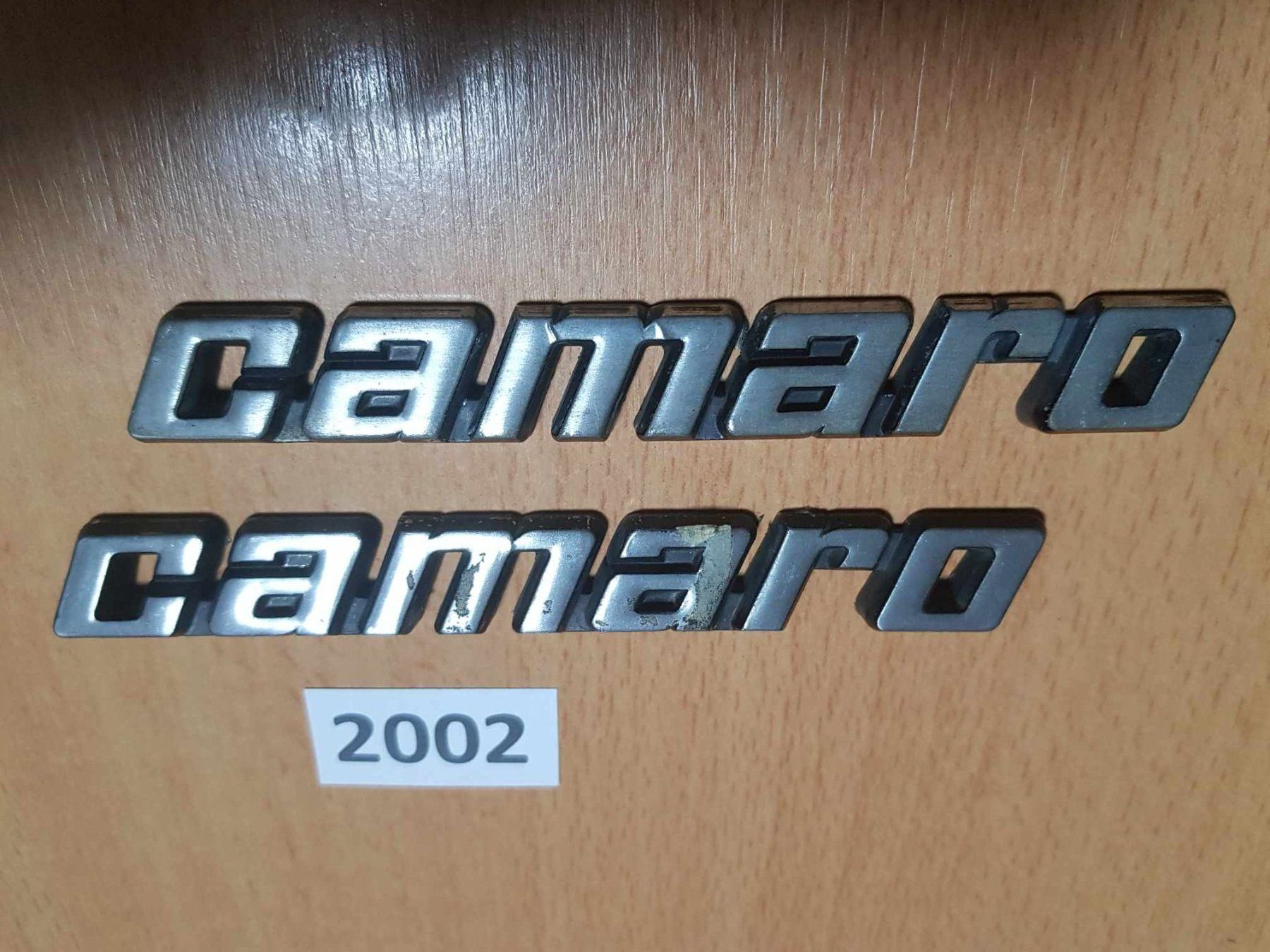 Chevrolet Tutti pezzi di ricambio auto: Camaro Klebe Emblem – Usato da Niedergösgen venduto da usc_l8gm