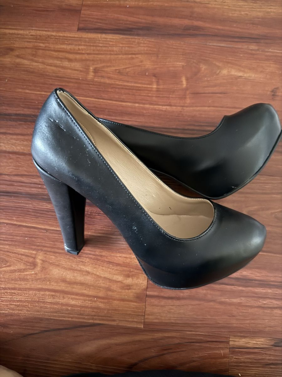 Damenschuhe: Pumps 37 – Gebraucht aus Luzern von chevy7779