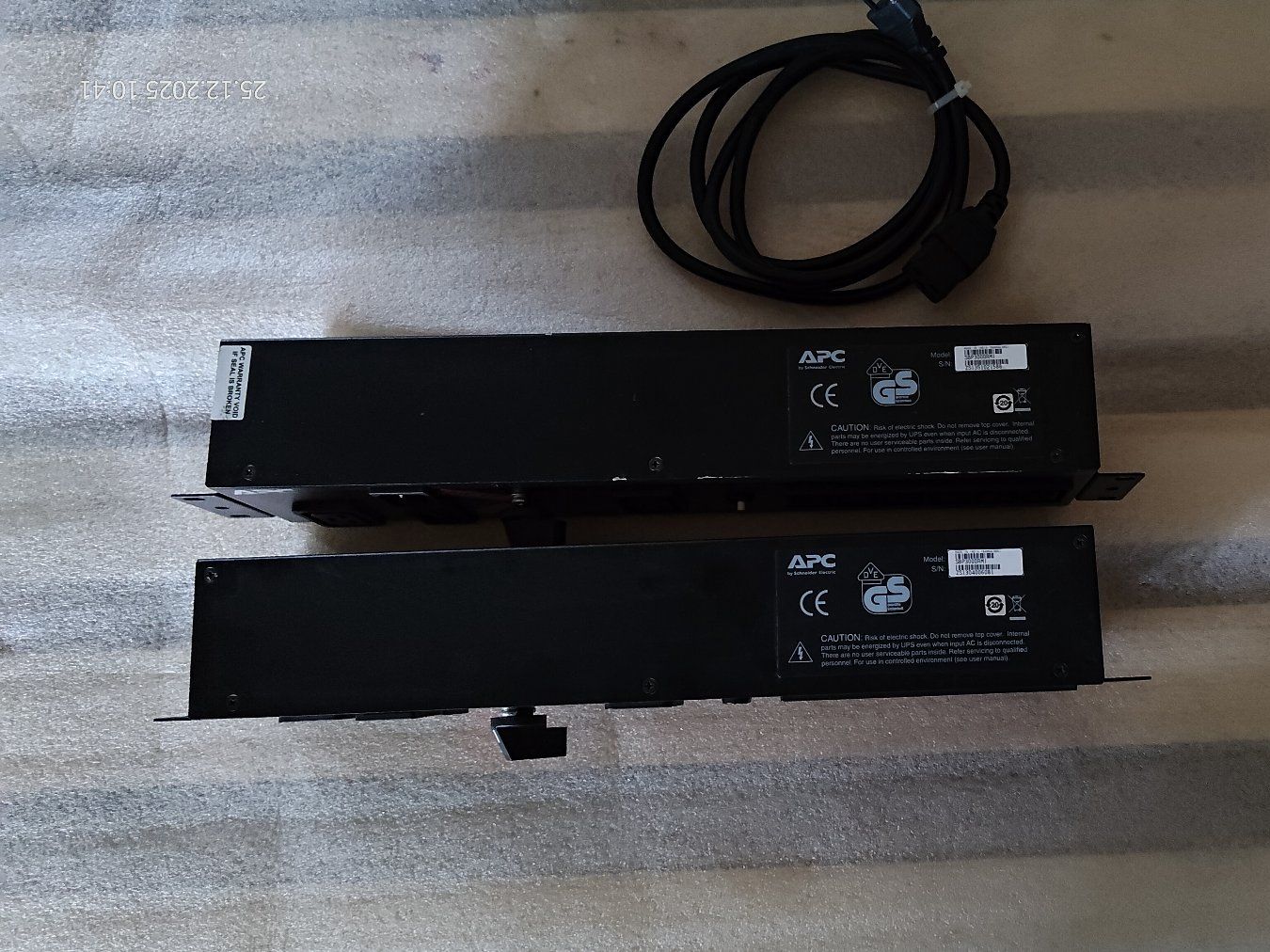 Apc Server: APC Service Bypass 16A, 2 Stück – Gebraucht aus Oberhasli von Cortina 1