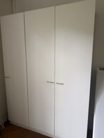 Kleiderschrank weiss mit Regalen guter Zustand
