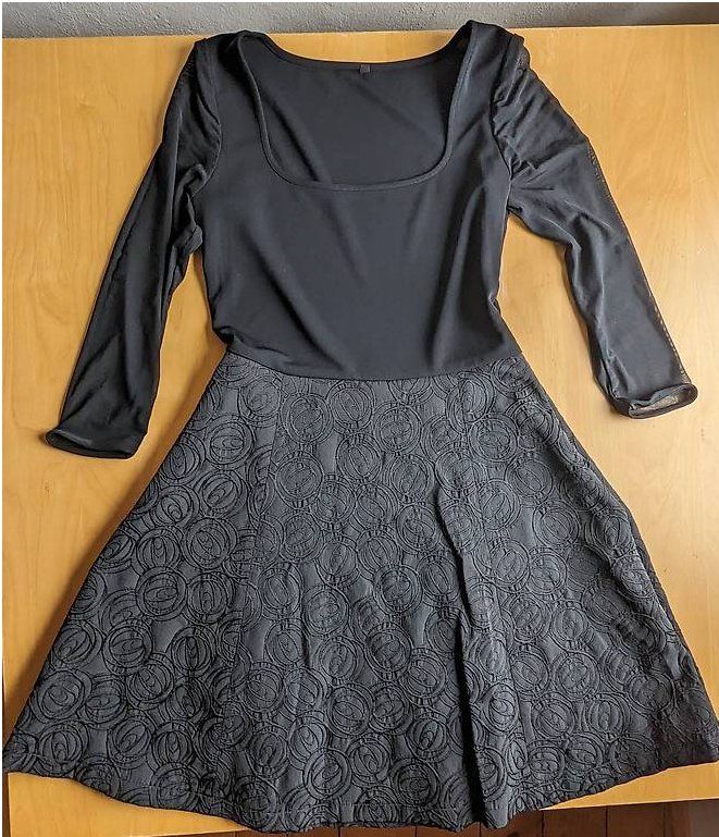 Kleider: Akela Key Kleid Gr. 40 – Gebraucht aus Thalwil von kat_d85f