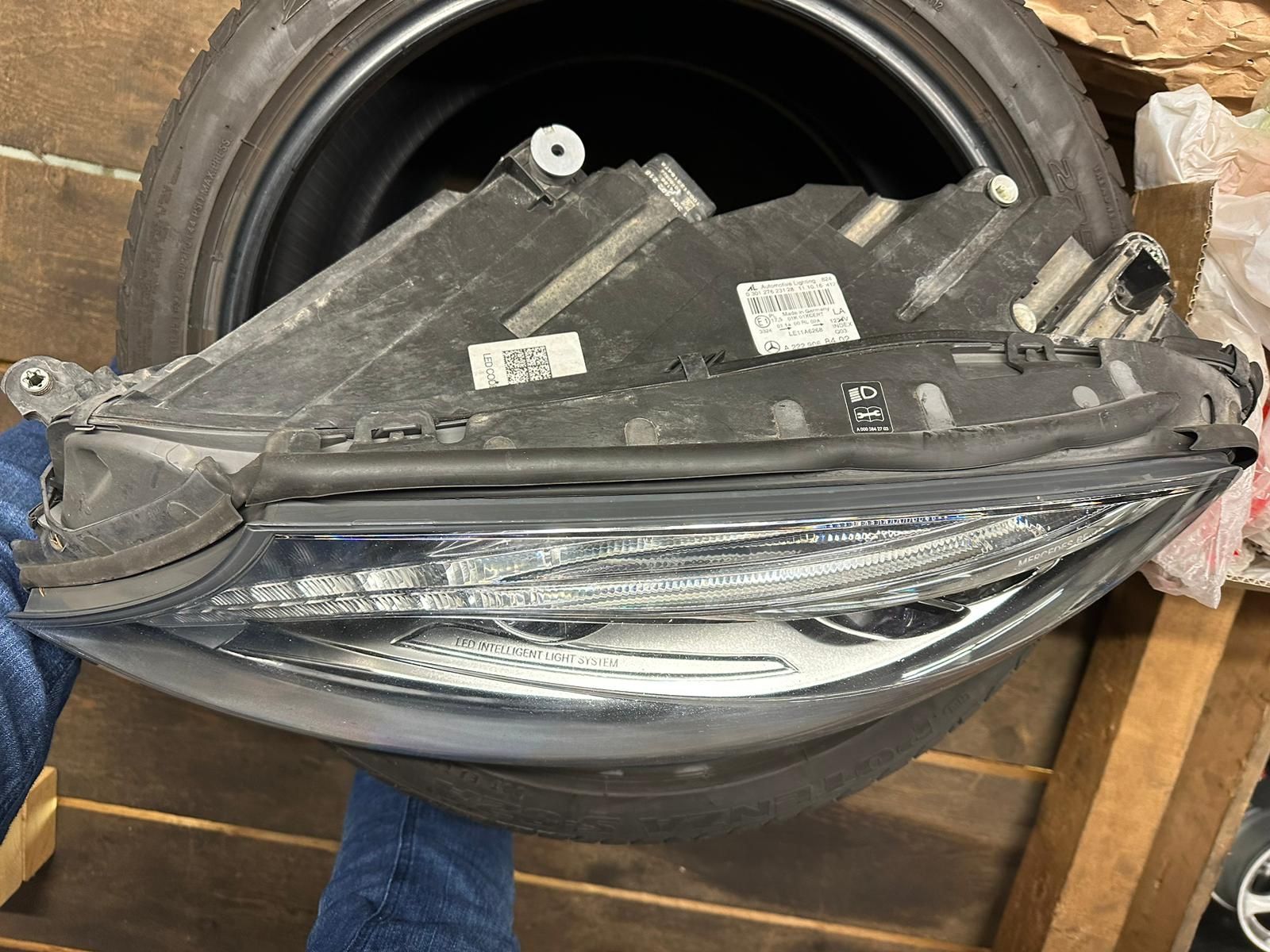 Mercedes-Benz Fari: Mercedes s Klasse LED Scheinwerfer – Usato da Baar venduto da baarertaxi 1