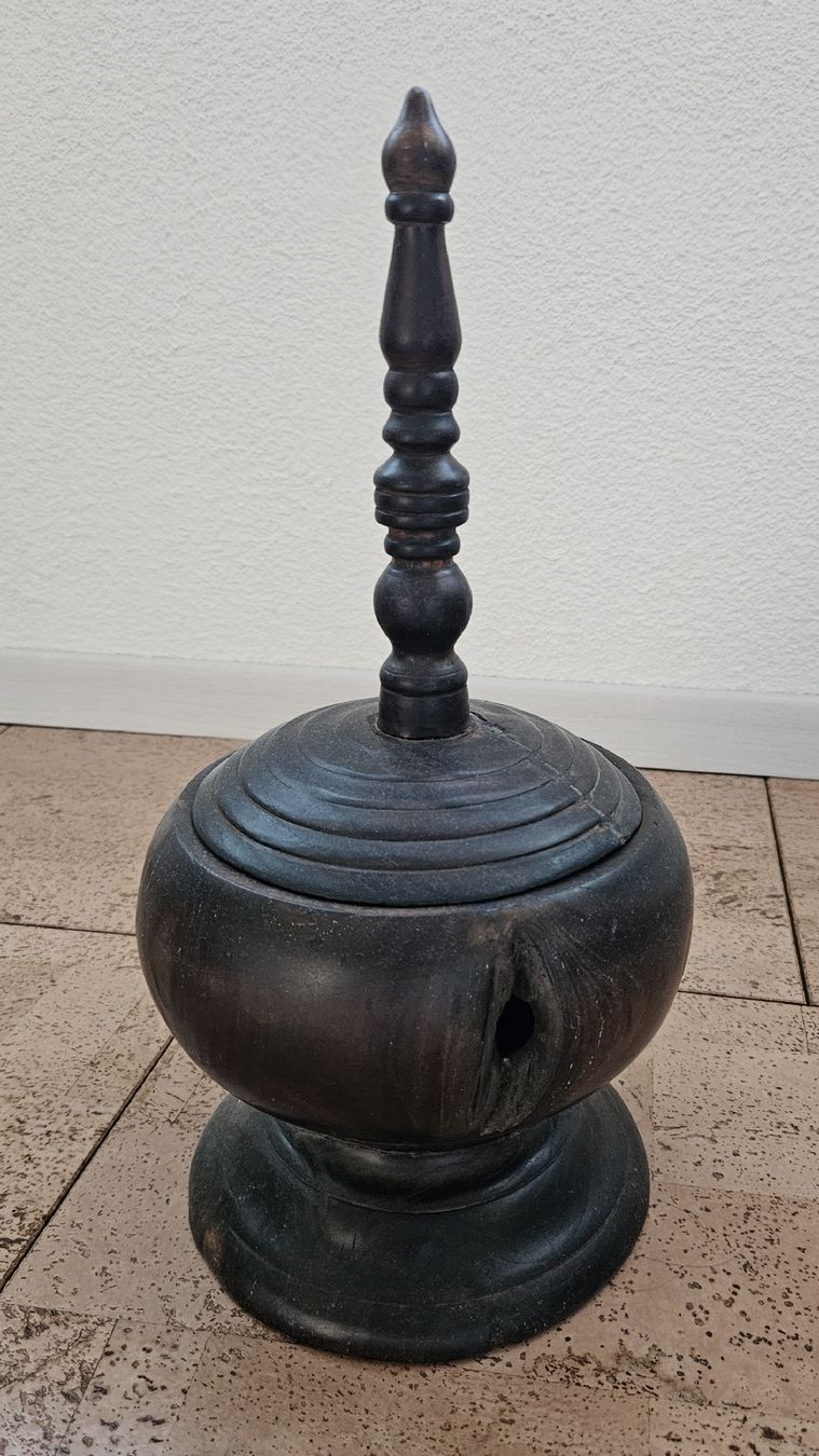 Articoli in legno: Holz Dose mit Deckel und Ständer dunkelbraun – Usato da Ottikon b.Kemptthal venduto da Jigsaw1