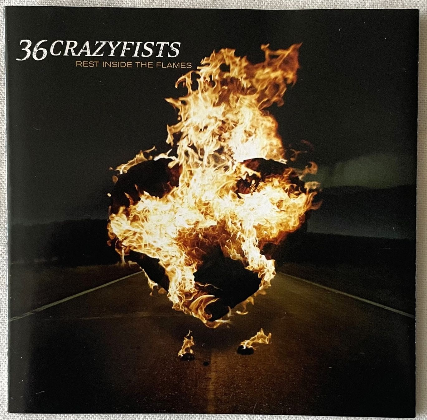 CD: 36 Crazyfists – Rest Inside The Flames - CD - 2006 – Usato da Uster venduto da Zardodel