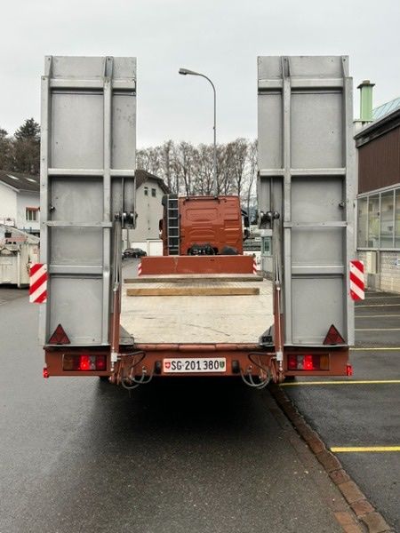 Nutzfahrzeuge: 2- Achs Auflieger mit Rampen – Gebraucht aus Gommiswald von kl98 1