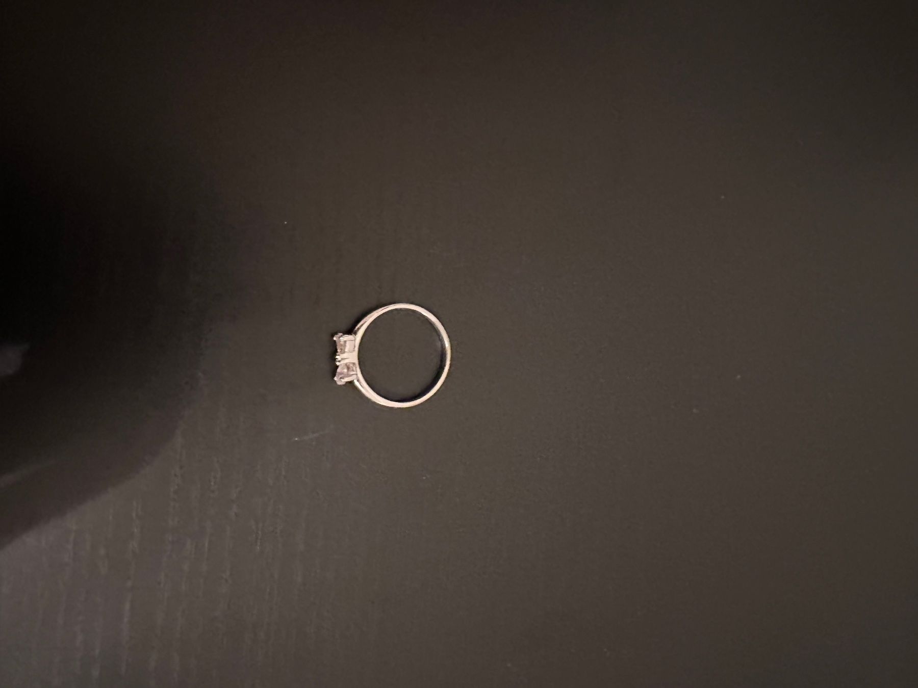 Anelli: Modeschmuck Ring mit weissen Steinen SCHLEIFE – Usato da Emmenbrücke venduto da little.treasures 2