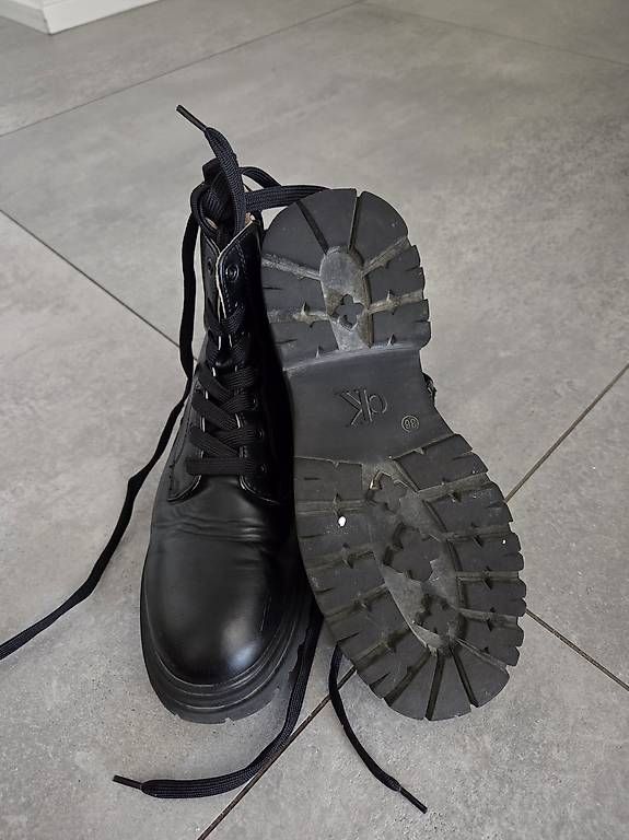 Scarpe da donna: Stivaletti donna Calvin Klein  – Usato da Bellinzona venduto da lus_lyb5 3