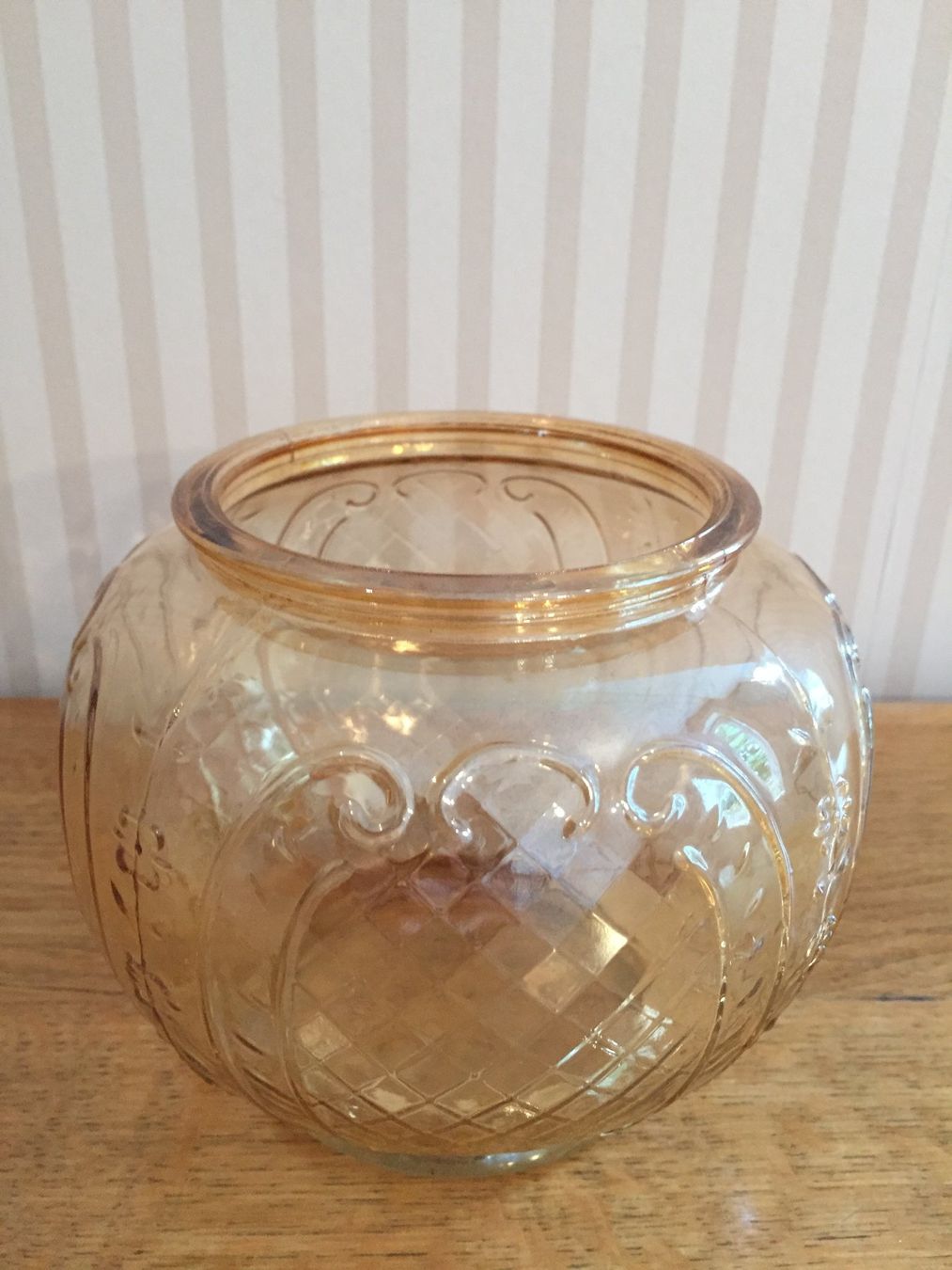 Vasi & Recipienti: Vase ancien en verre moulé – Usato da Basel venduto da Lancer4